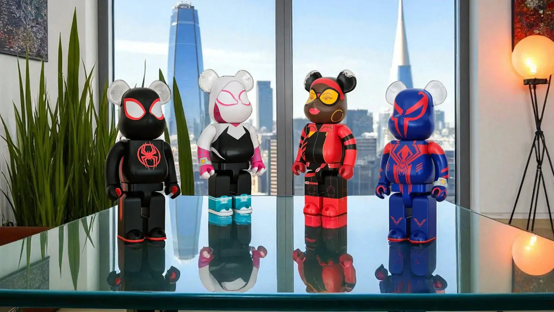 Die vier Spider-Verse Protagonisten vor städtischer Kulisse
