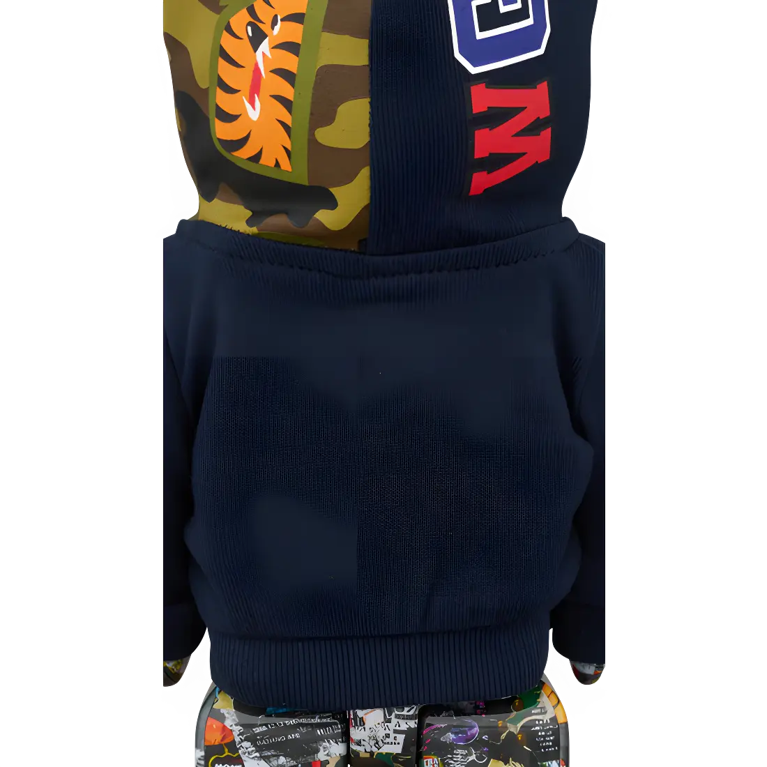 Bearbrick BAPE Legacy Camo Shark Navy 100%+400% Herstellerbild 5
