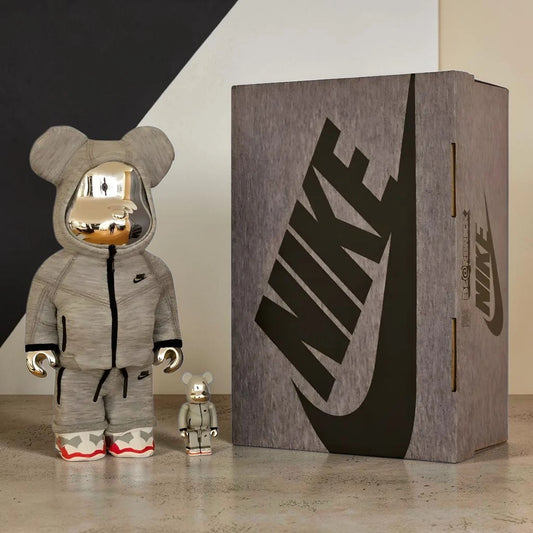 Bearbrick NIKE Tech Fleece N98 100%+400% mit Verpackung