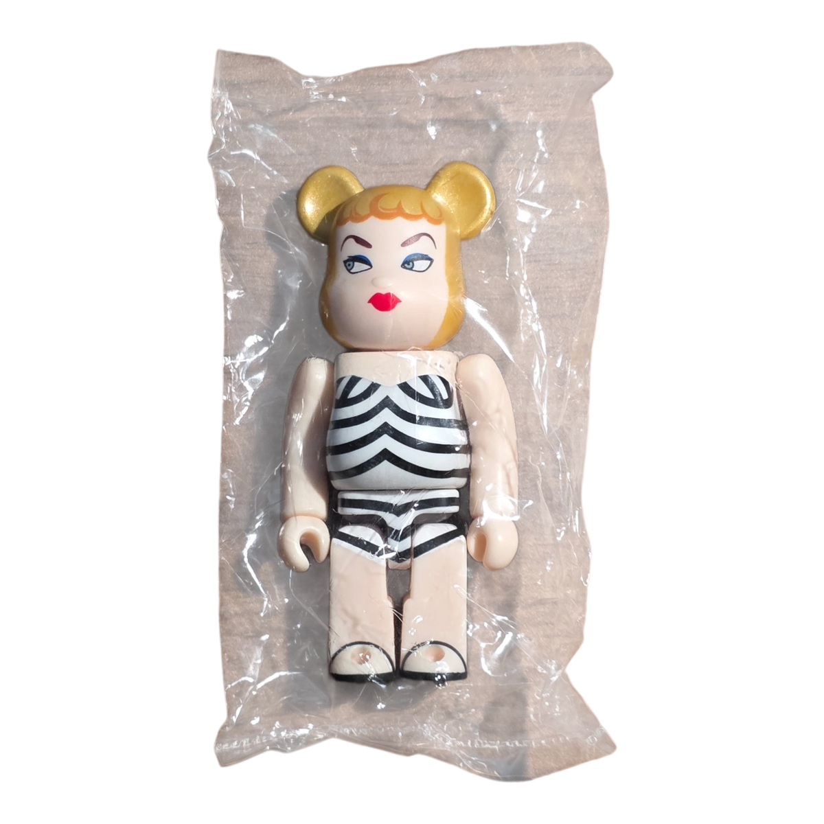 Bearbrick Series 21 Cute "Barbie Original Swimsuit" 100% in Folie