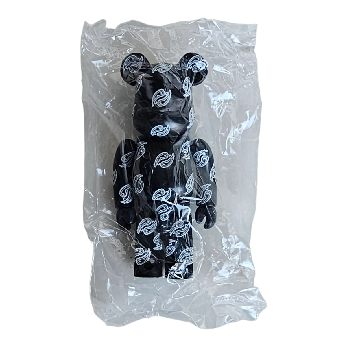 Bearbrick Series 6 Pattern "Paisley Black" 100% in Folie