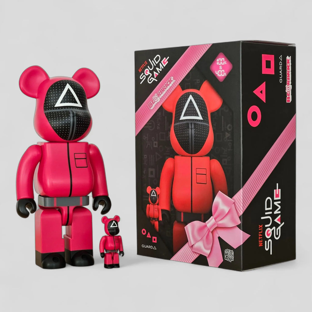 Bearbrick Squid Game Guard "Triangle" 100%+400% mit Verpackung
