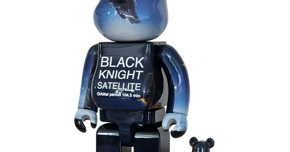 BE@RBRICK Black Knight Satellite 100%+400% | MyBearBrick.de