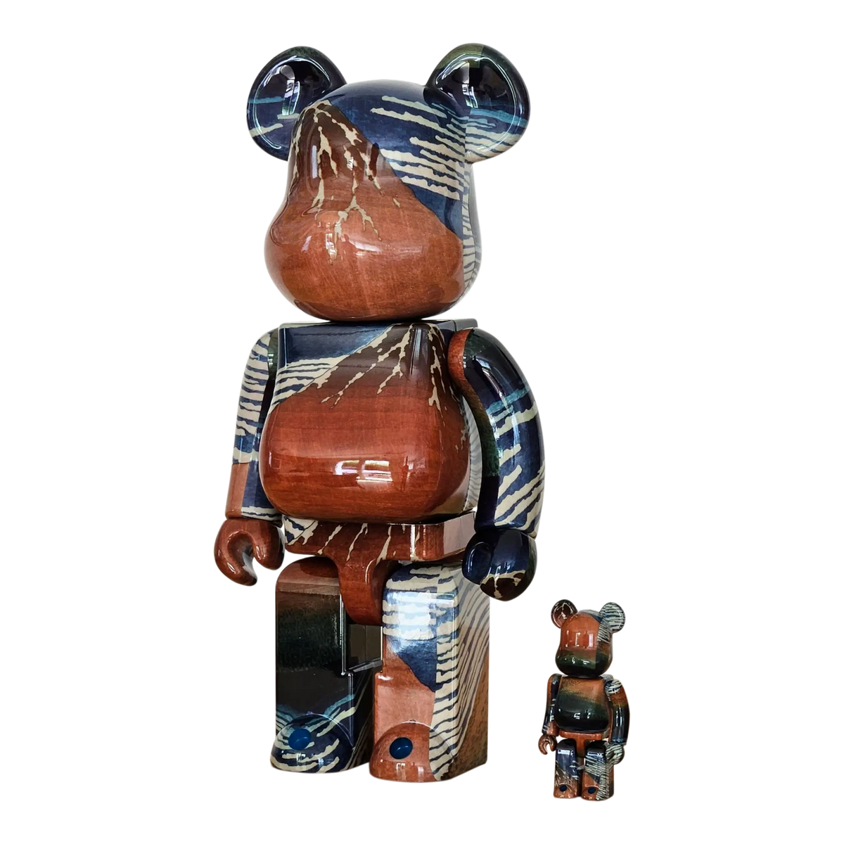 Bearbrick Katsushika Hokusai 'A Mild Breeze on a Fine Day' 100%+400% schräg