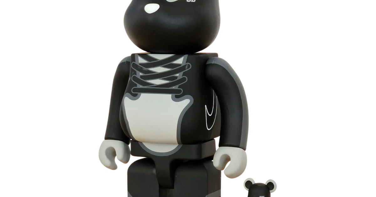 BE@RBRICK NIKE SB Black 100%+400% | MyBearBrick.de