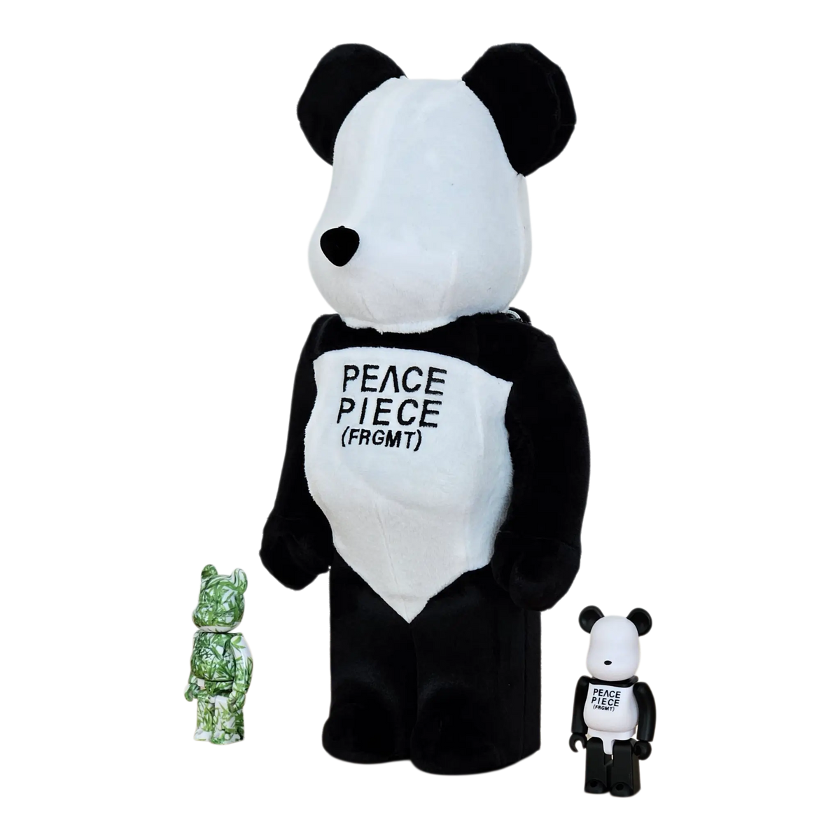 Bearbrick fragmentdesign PANDA 3er-Set 100%+400% schräg