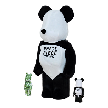 Bearbrick fragmentdesign PANDA 3er-Set 100%+400% schräg