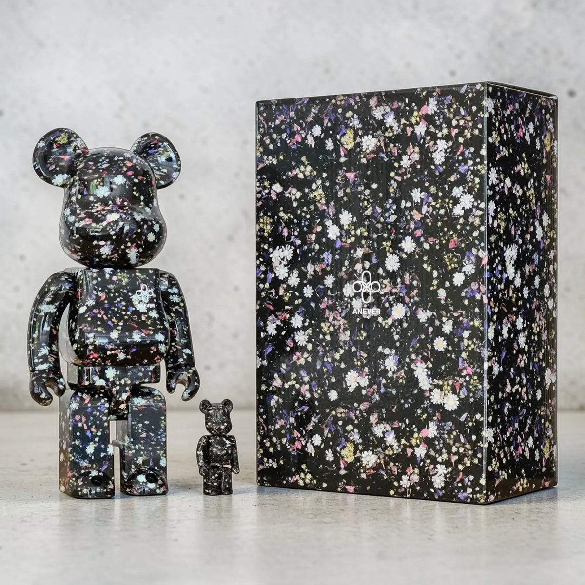 Bearbrick Anever Black 100%+400% mit Verpackung