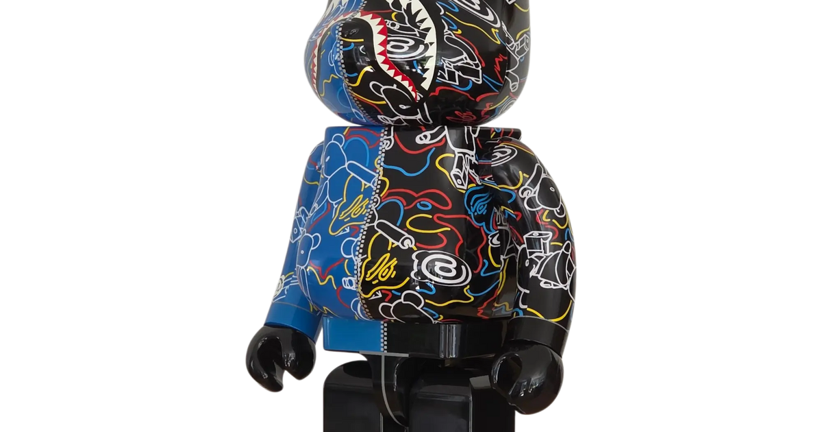 BAPE (R)　BE@RBRICK LINE CAMO SHARK　1000％ BE@RBRICK BAPE LINE Camo Shark 1000% | MyBearBrick.de