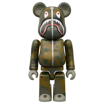 Bearbrick BAPE × ALPHA Camo Shark 2023 100%+400% Herstellerbild 2