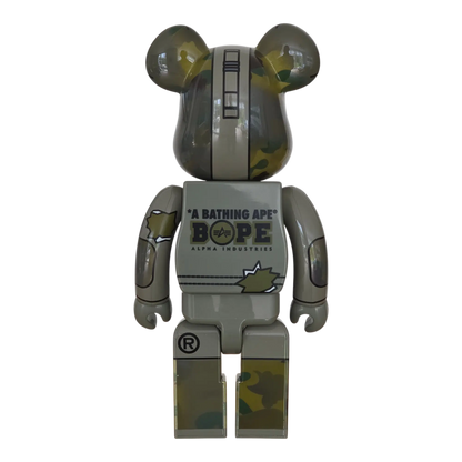Bearbrick BAPE × ALPHA Camo Shark 2023 100%+400% Rückseite