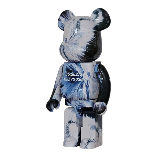 Bearbrick Benjamin Grant "Overview: Mount Fuji" 1000% schräg
