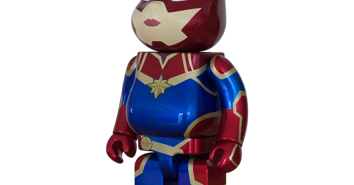 BE@RBRICK Captain Marvel [MARVEL] 400% | MyBearBrick.de
