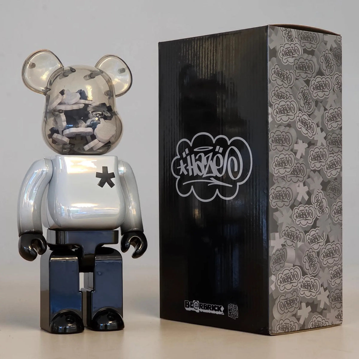 BE@RBRICK Eric Haze (400%), illuminated – MyBearBrick.de BE@RBRICK Eric Haze (400%), illuminated – MyBearBrick.de
