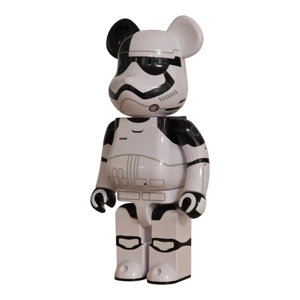Bearbrick First Order Stormtrooper Executioner 400% schräg