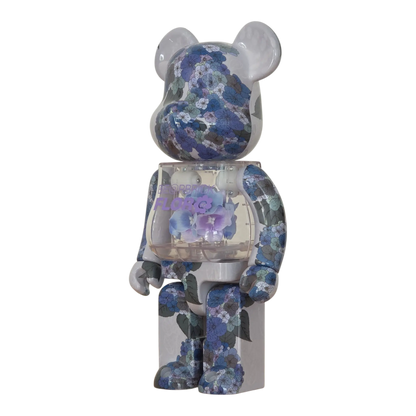 Bearbrick FLOR@ Hydrangea 400% schräg
