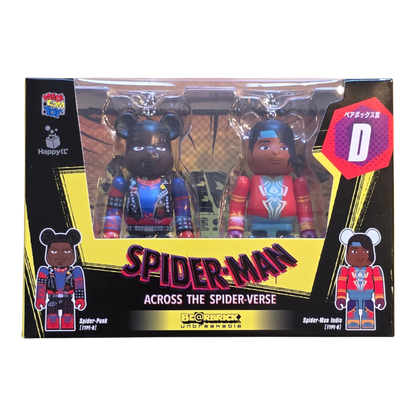 Bearbrick Happy Kuji "Spider-Man: Spider-Verse" D: Spider-Punk [Type-B] & Spider-Man India [Type-B] 100% Verpackung Vorderseite