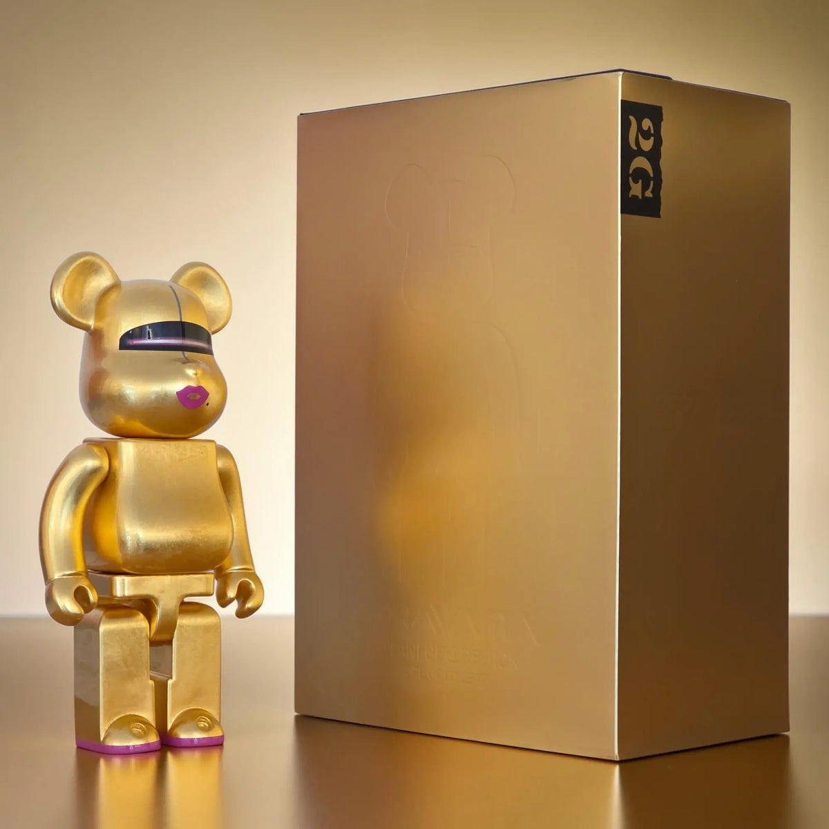Bearbrick Kutani Hajime Sorayama Pure Gold Leaf 400% mit Verpackung