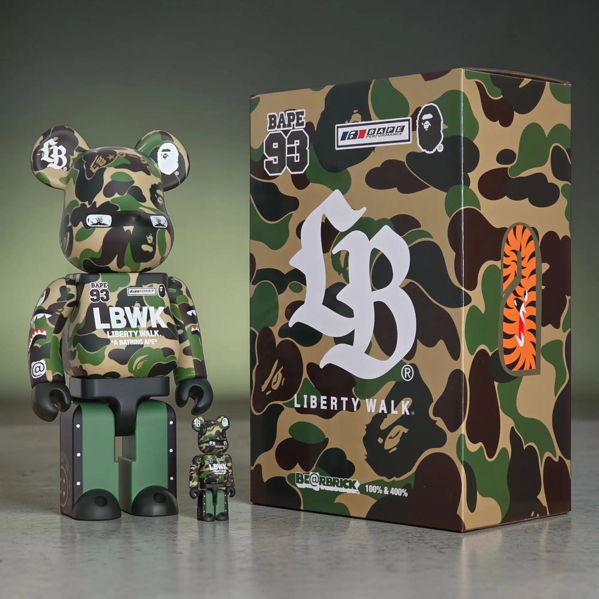 BE@RBRICK LBWK × BAPE 100%+400% | MyBearBrick.de BE@RBRICK LBWK × BAPE 100%+400% | MyBearBrick.de