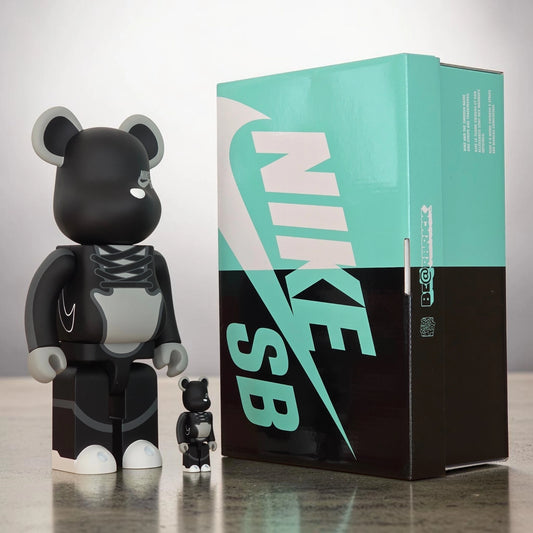 Bearbrick NIKE SB Black 100%+400% mit Verpackung