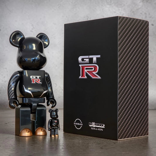 Bearbrick Nissan GT-R 100%+400% mit Verpackung