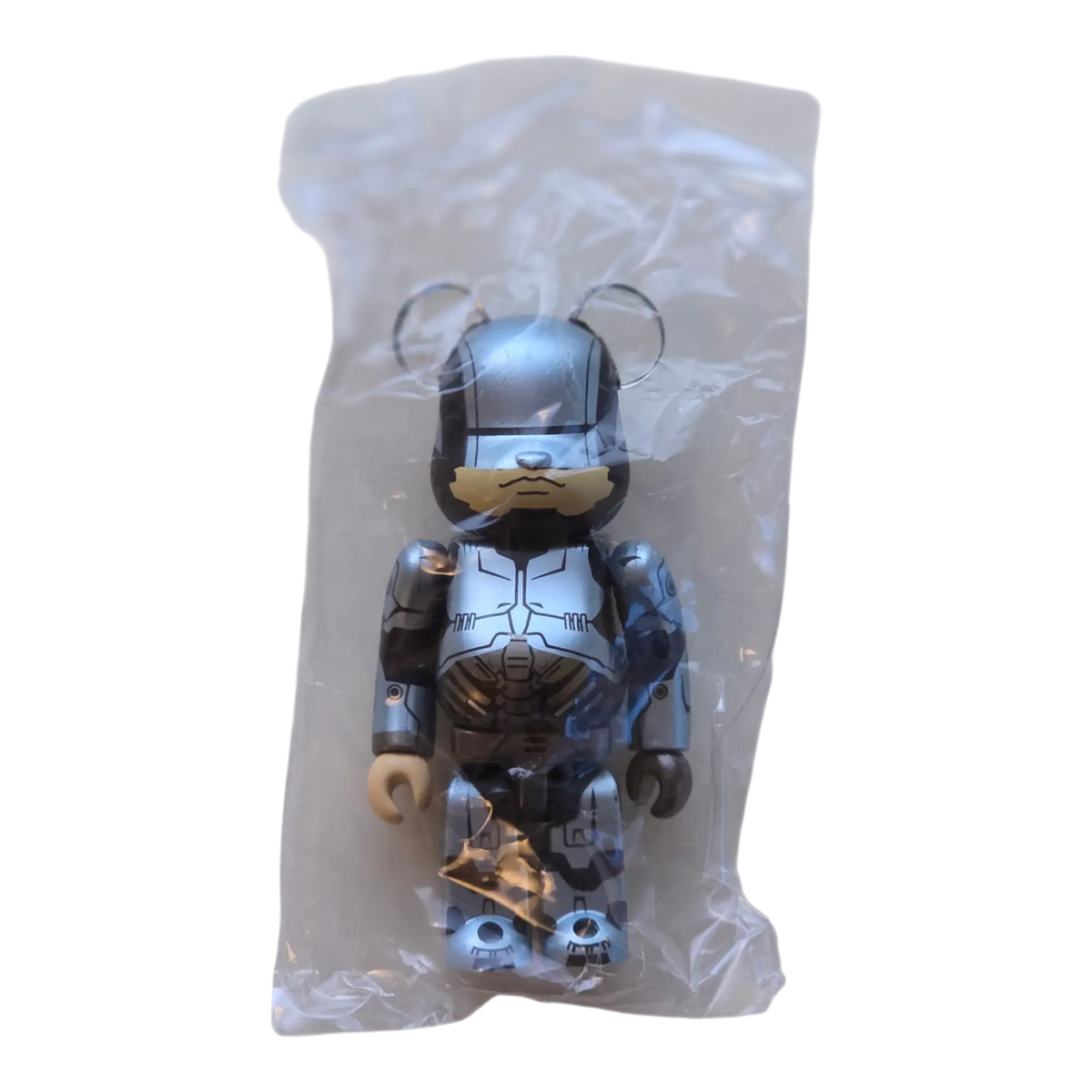 Bearbrick Series 27 SF "Robocop 1.0 Armor" 100% in Folie