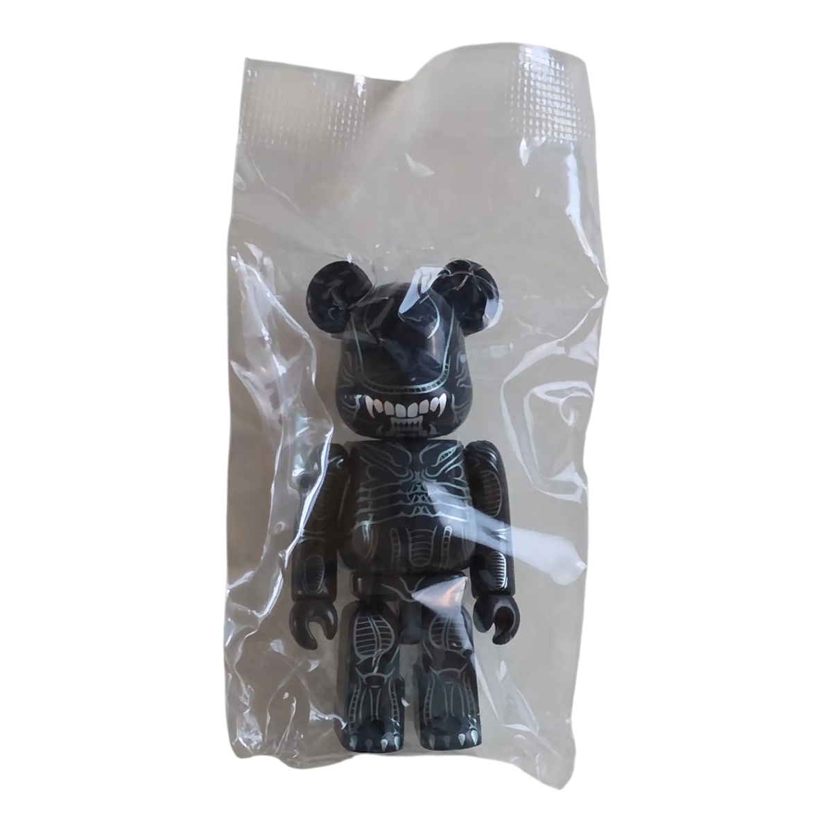 Bearbrick Series 31 Horror "Alien Warrior" [Alien] 100% SECRET in Folie