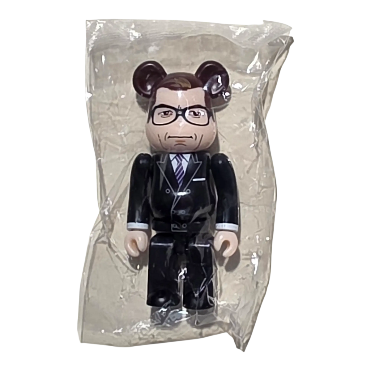Bearbrick Series 36 Hero "Harry Hart" [Kingsman: The Secret Service] 100% in Folie