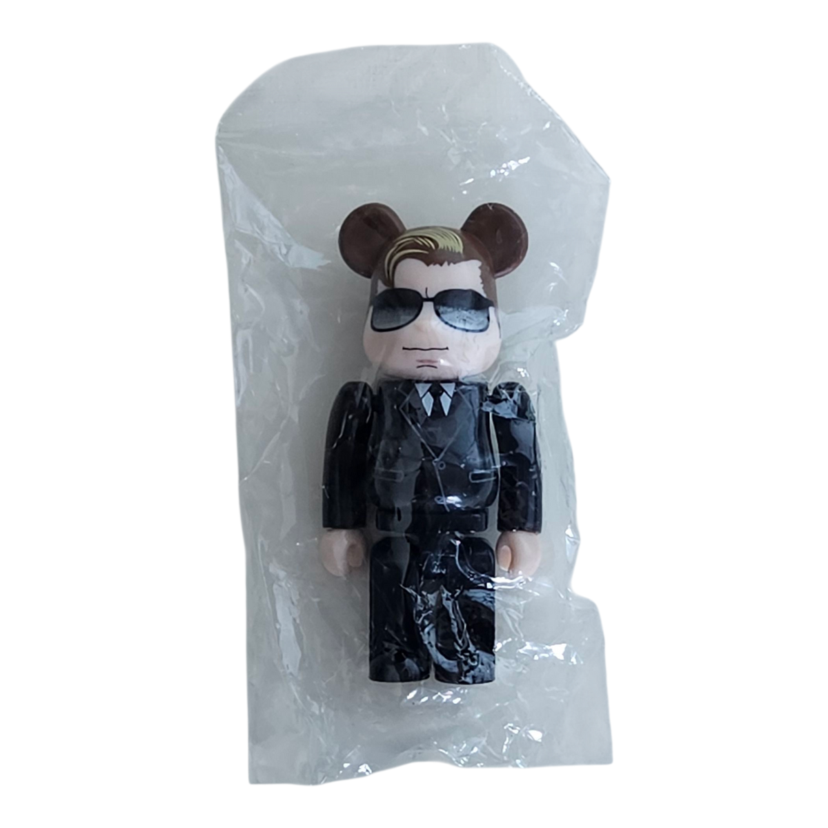 Bearbrick Series 38 Hero "Agent H" [Men in Black: International] 100% in Folie