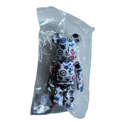 Bearbrick Series 42 Hero NBA Eastern Conference 100% in Folie