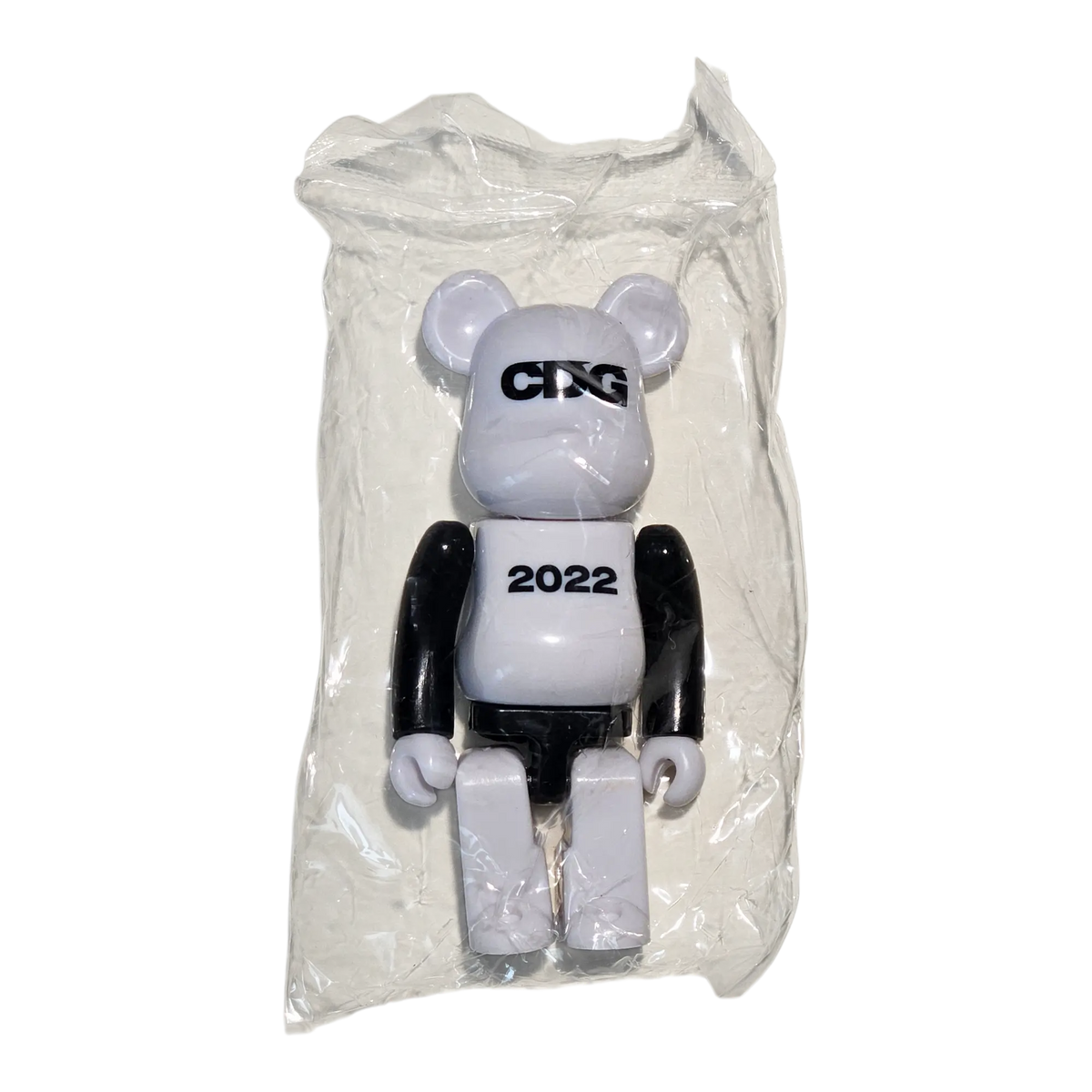 Bearbrick Series 44 Artist "CDG Black Sleeve" [Comme des Garçons] 100% SECRET in Folie