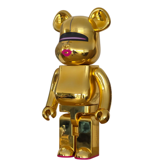 Bearbrick Sorayama × 2G Gold Version 1000% schräg
