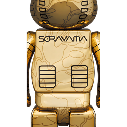 Bearbrick Sorayama × BAPE® Camo Shark Gold 100%+400% Herstellerbild 3