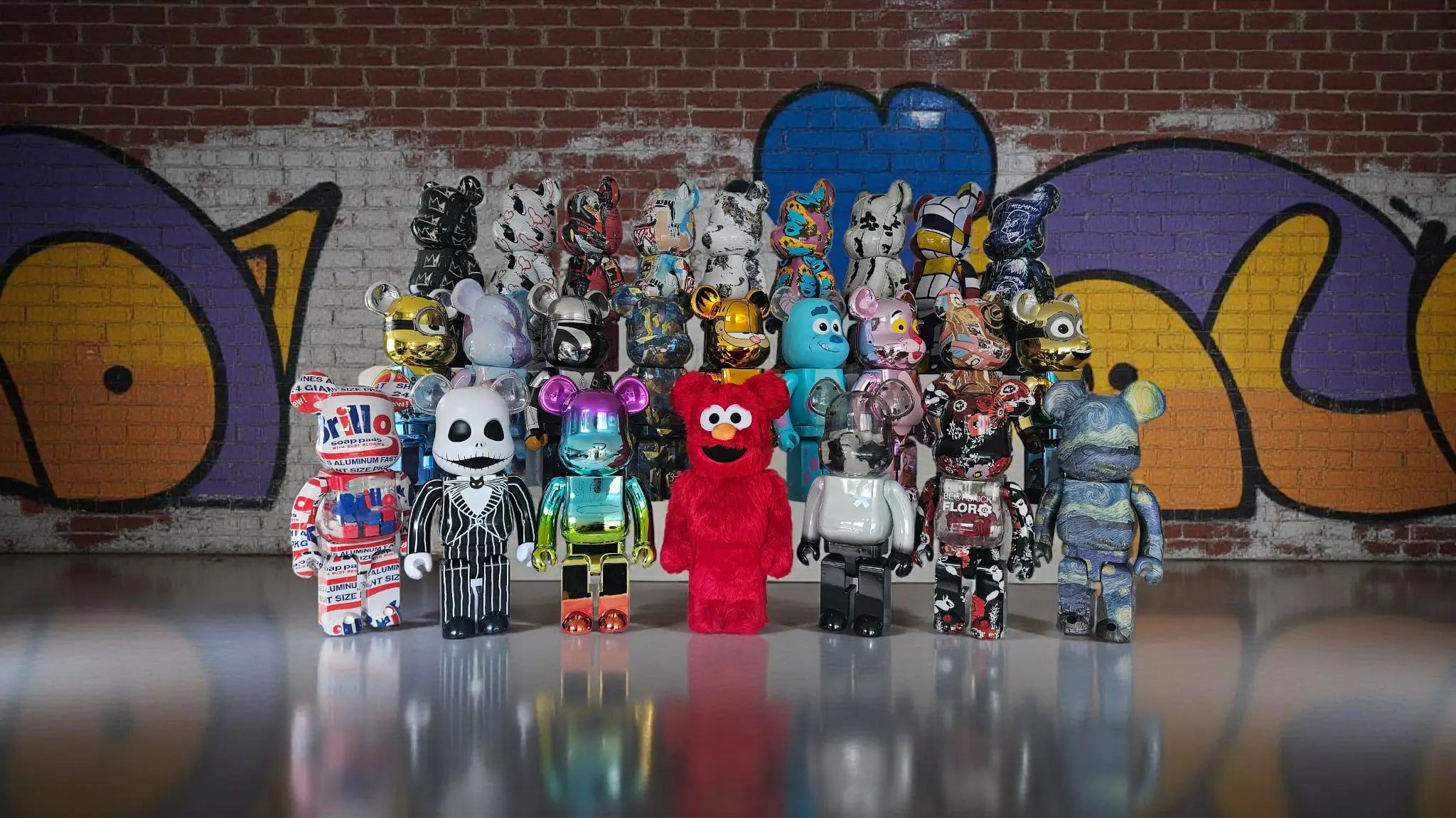 MyBearBrick.de Hero-Bild mit 1000%-Bearbricks in allen Variationen